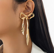 Load image into Gallery viewer, Fancy Bows Earrings
